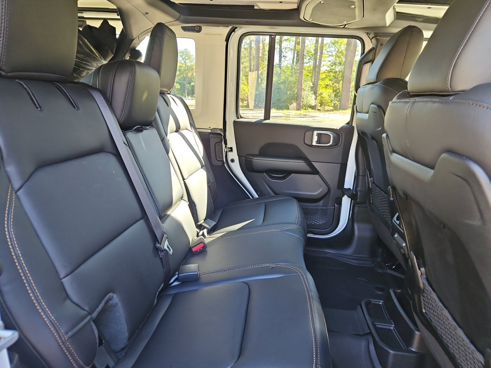 New 2027 Jeep Wrangler Sahara - photo - 16