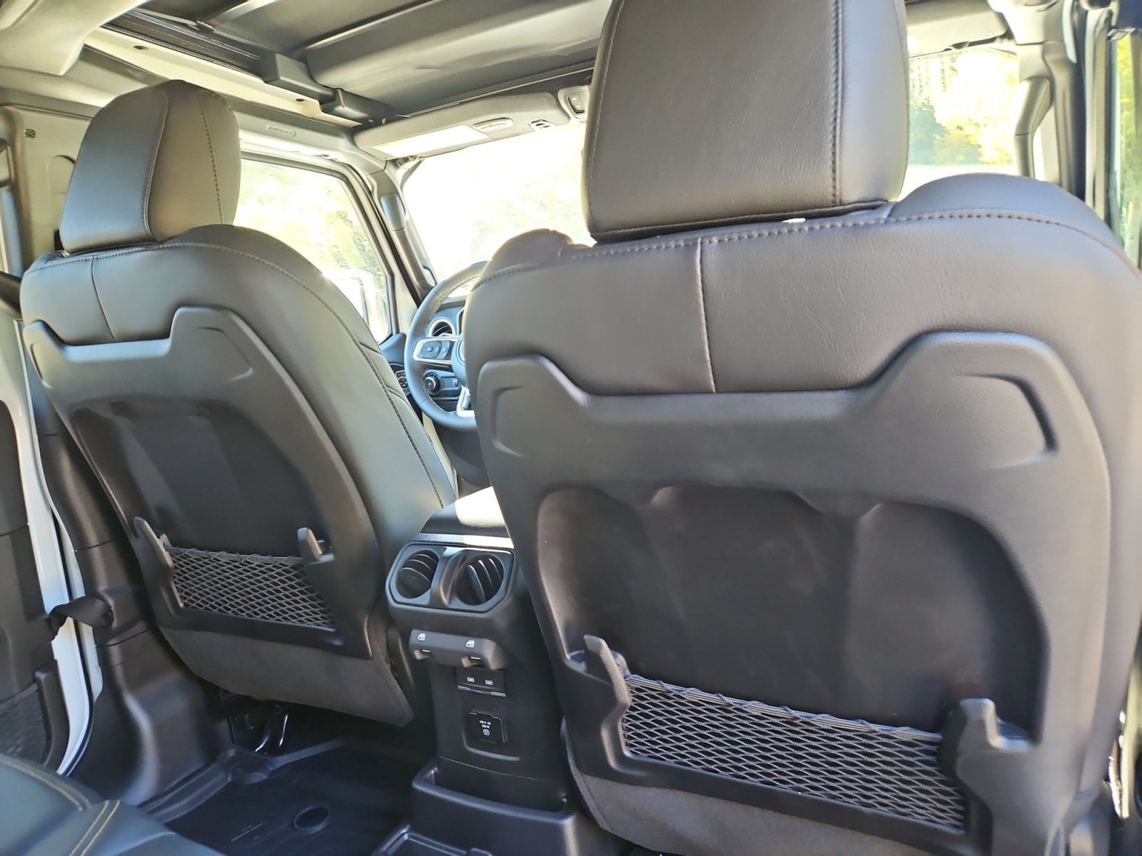 New 2027 Jeep Wrangler Sahara - photo - 17
