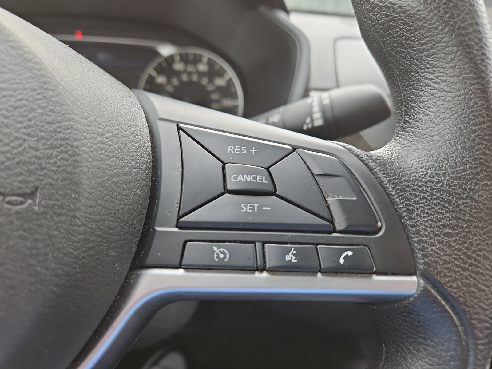 Pre-Owned 2025 Nissan Altima 2.5 SV - photo - 25