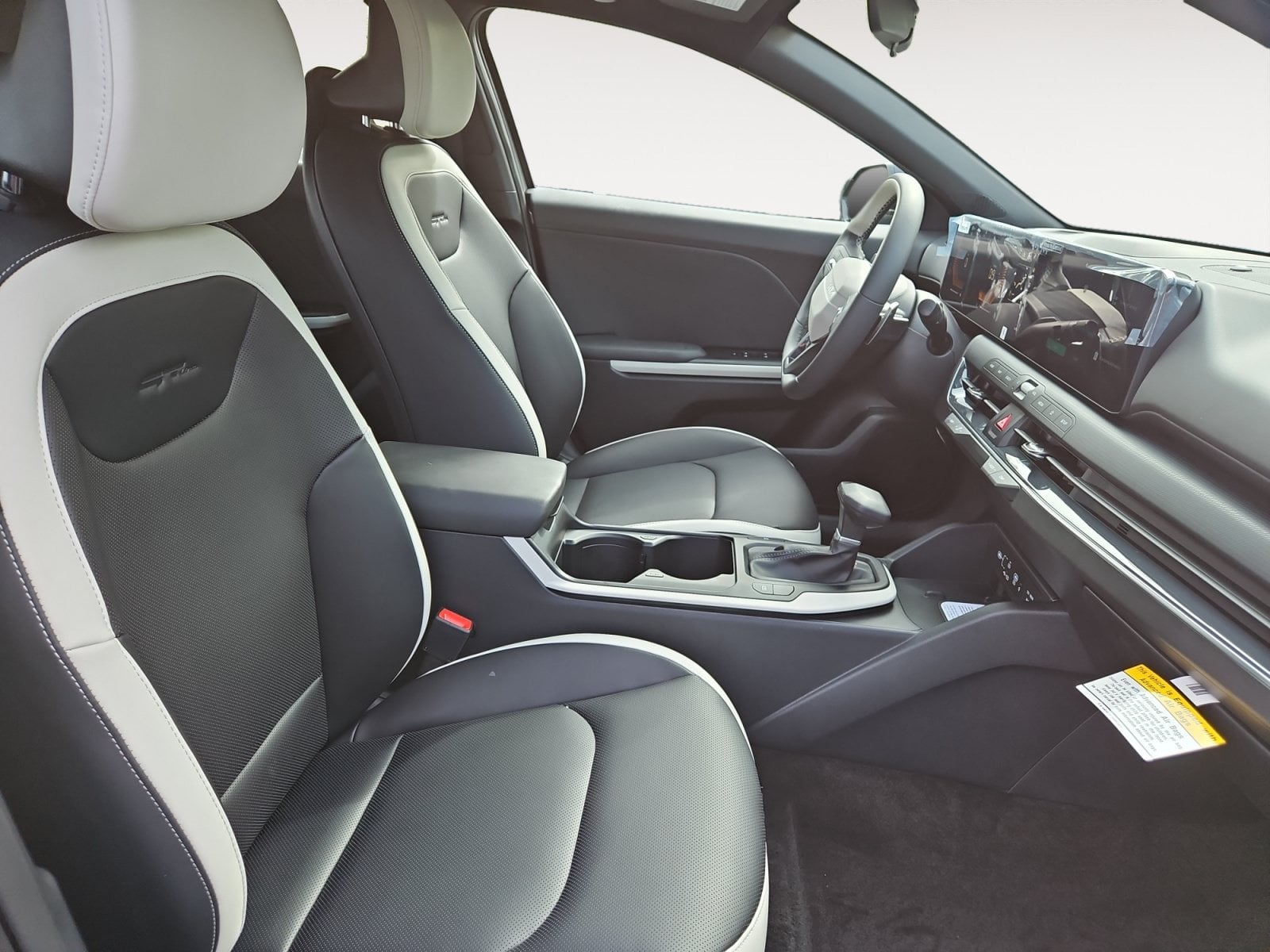 New 2026 Kia K4 GT-Line - photo - 14