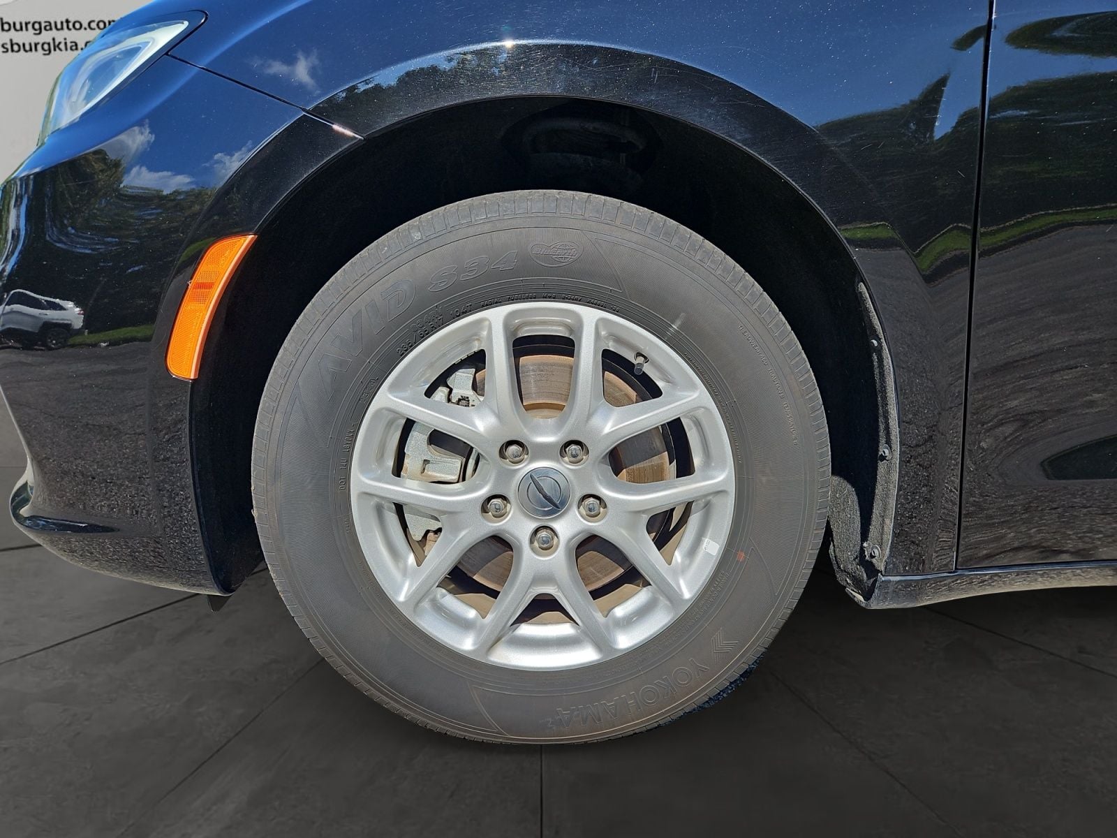 Pre-Owned 2025 Chrysler Pacifica Select - photo - 13