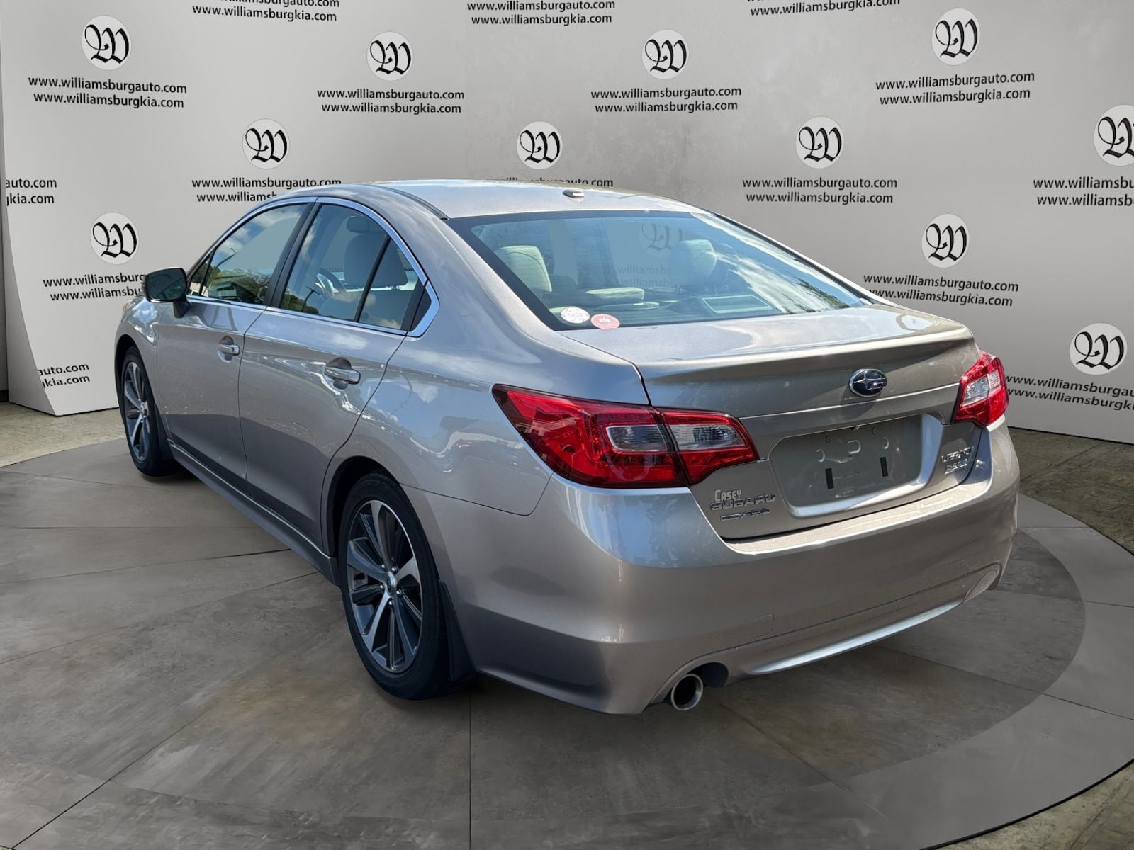 Pre-Owned 2015 Subaru Legacy 2.5i - photo - 2