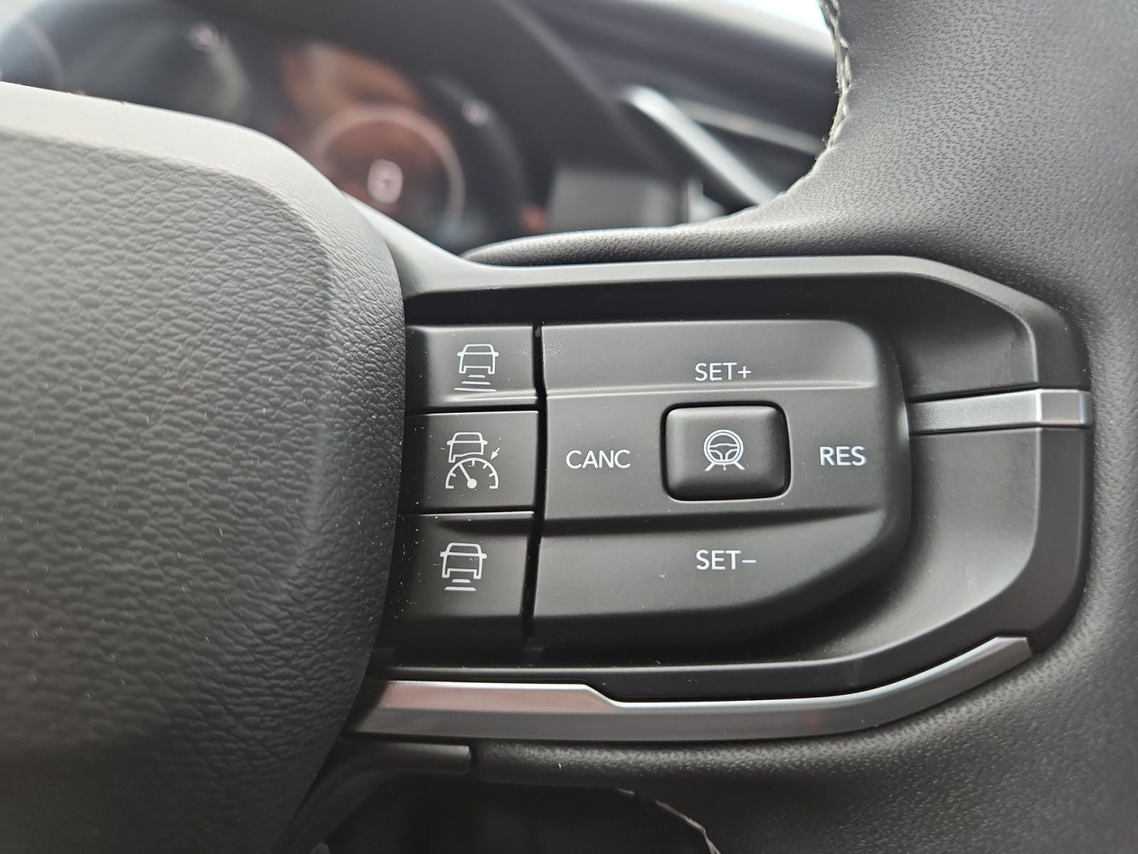 New 2026 Jeep Cherokee Limited - photo - 25