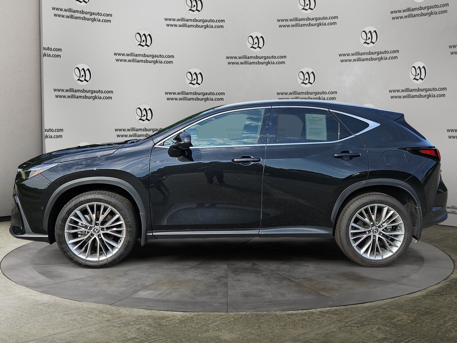 Pre-Owned 2025 Lexus NX 350 Luxury - photo - 1
