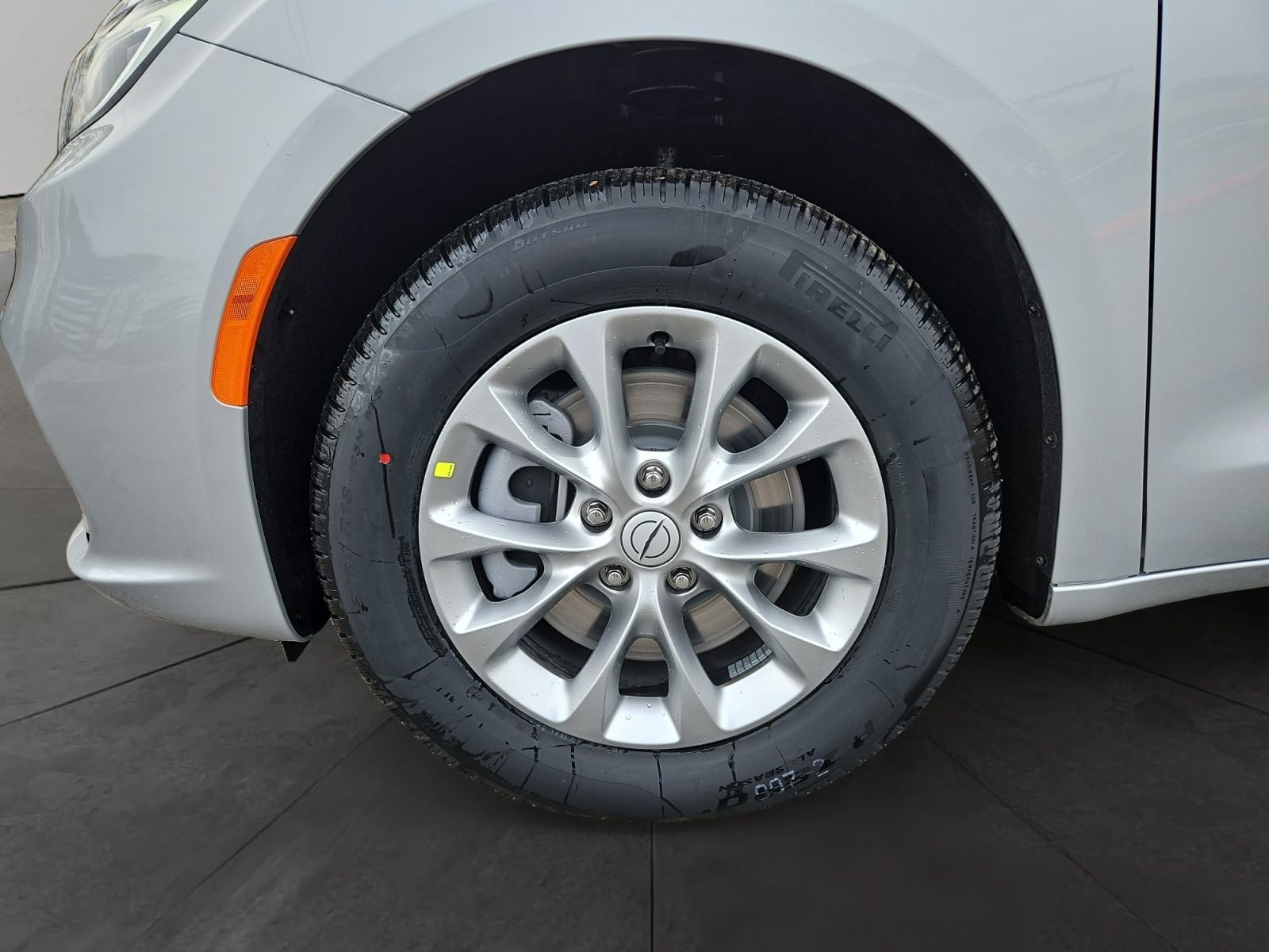 New 2026 Chrysler Pacifica Limited - photo - 13
