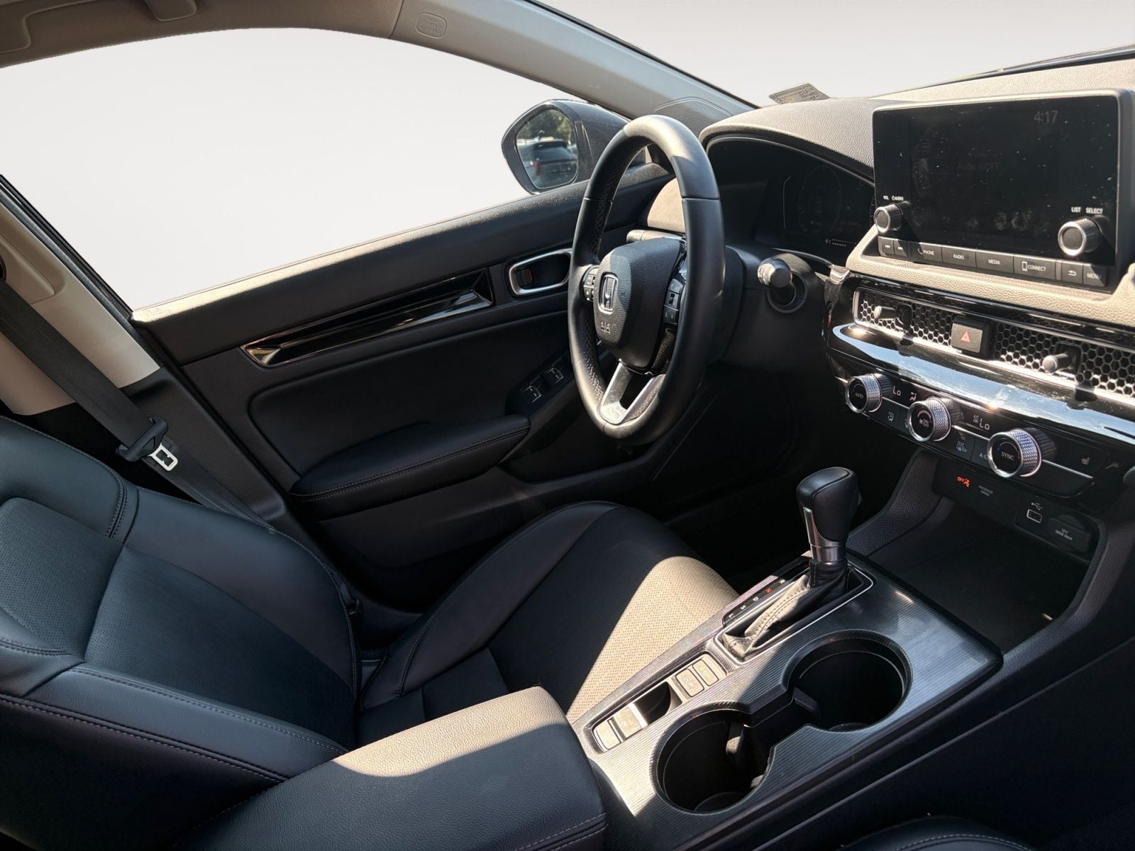Pre-Owned 2023 Honda Civic EX-L - photo - 14