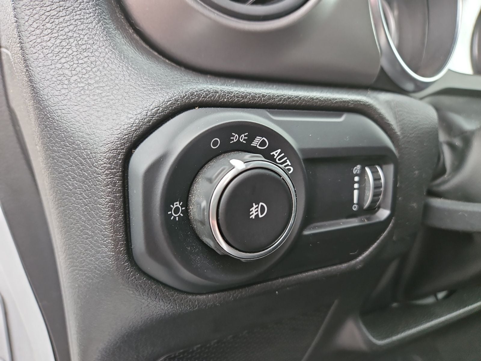 Pre-Owned 2023 Jeep Wrangler Sport S - photo - 21