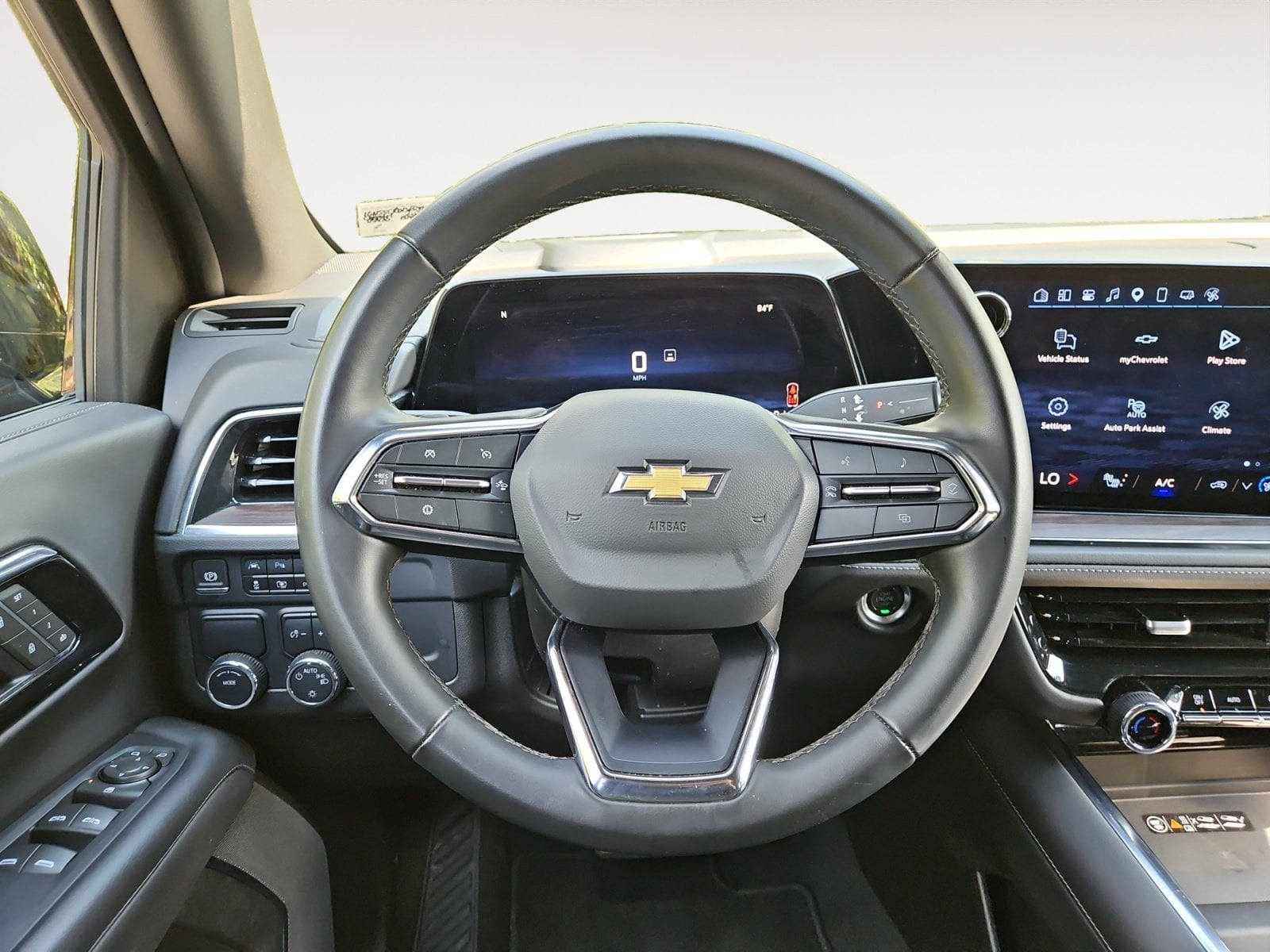 Pre-Owned 2025 Chevrolet Suburban LT - photo - 11