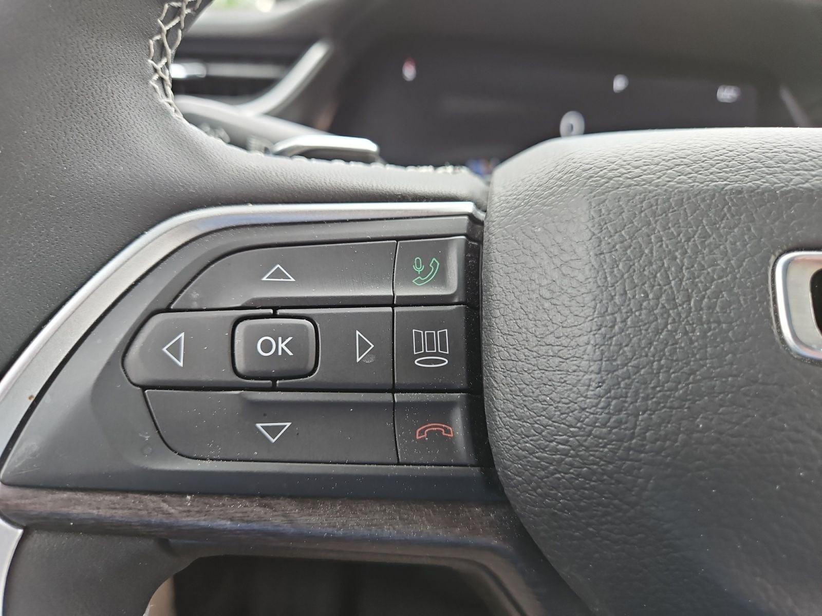 Pre-Owned 2023 Jeep Grand Cherokee L Limited - photo - 24