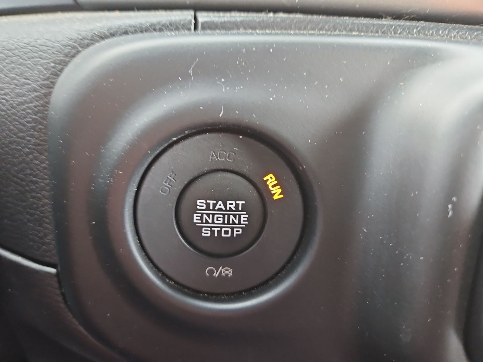 Pre-Owned 2023 Jeep Wrangler Sport S - photo - 28