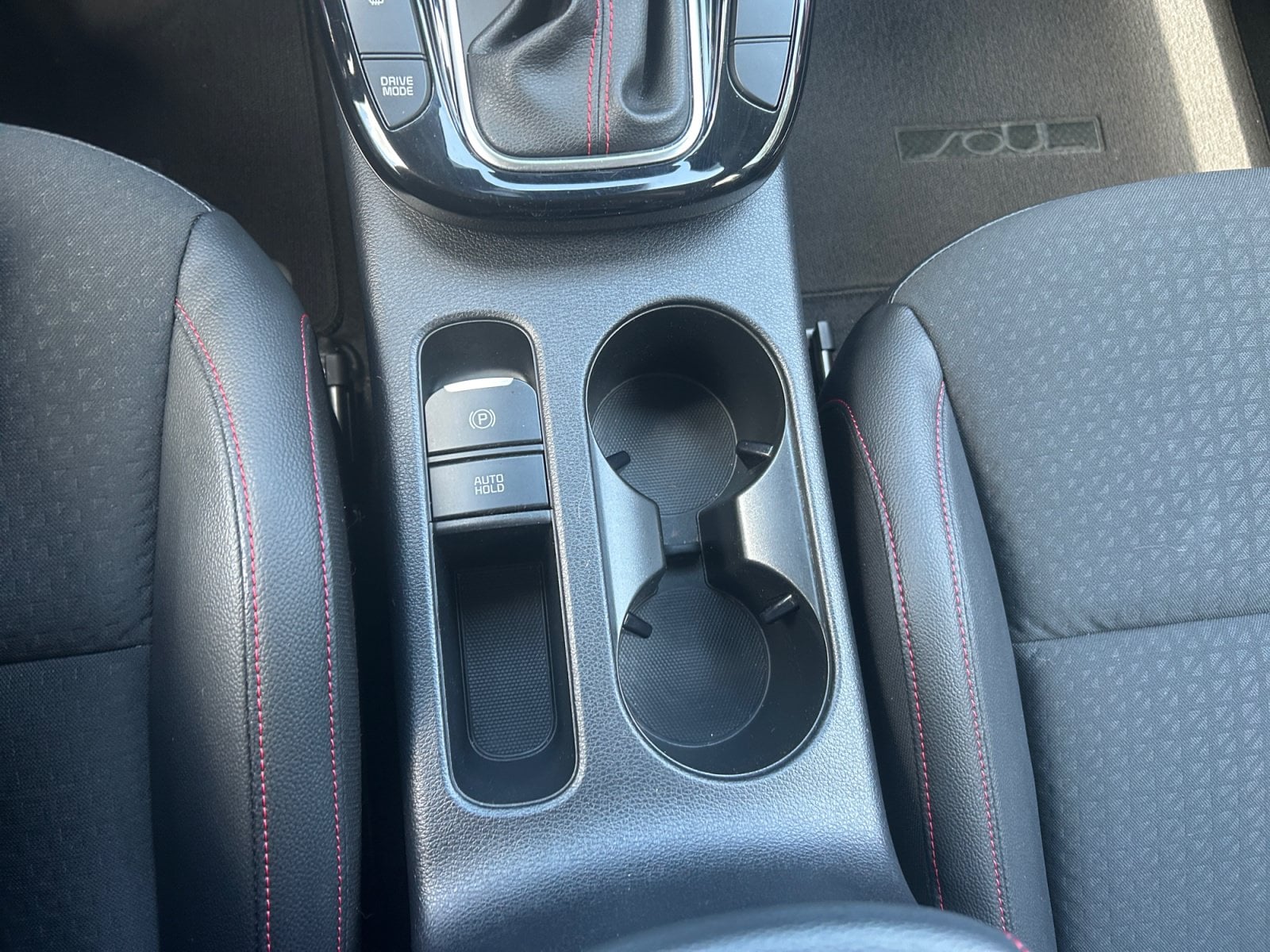 Pre-Owned 2024 Kia Soul GT-Line - photo - 18