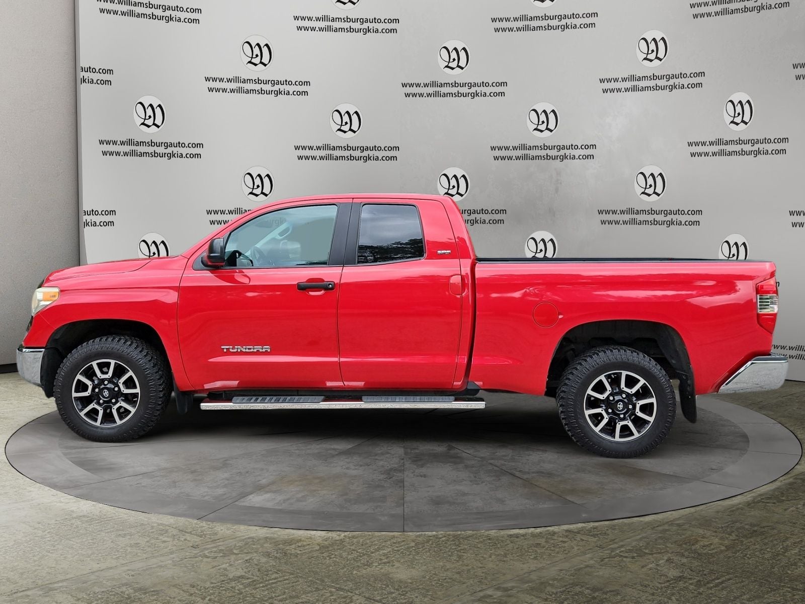 Pre-Owned 2014 Toyota Tundra SR5 - photo - 1