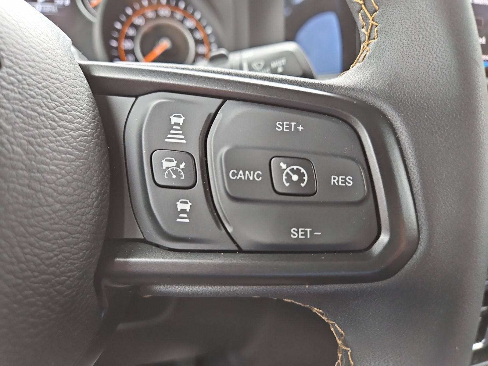 Pre-Owned 2024 Jeep Wrangler Sport S - photo - 24