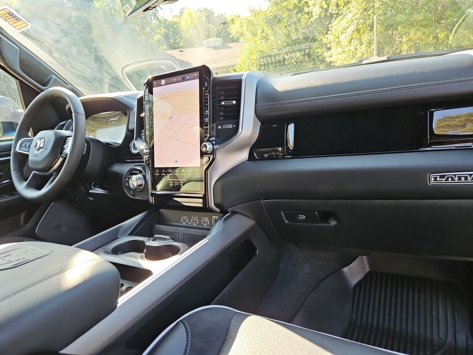 Pre-Owned 2025 Ram 1500 Laramie - photo - 15
