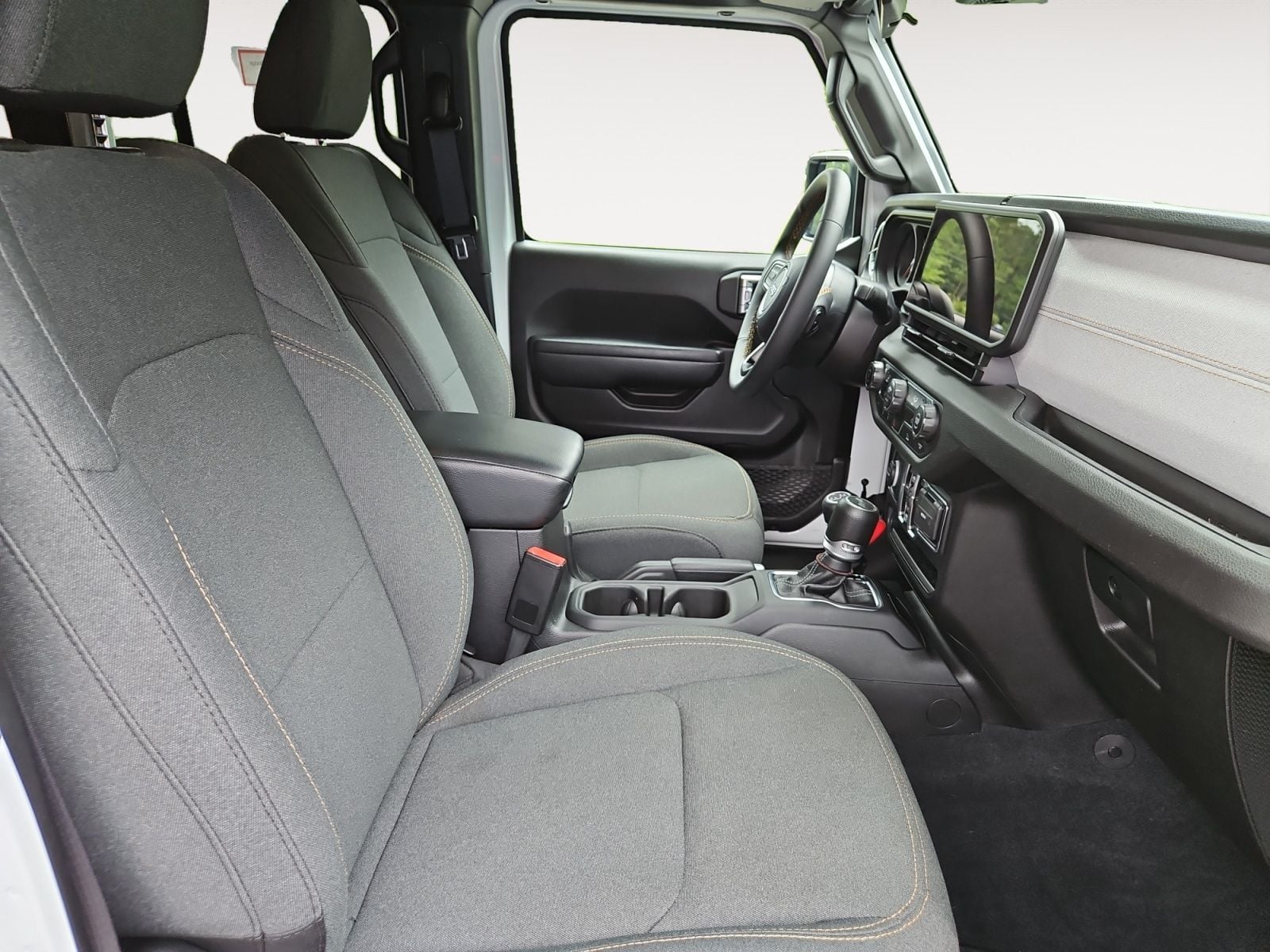 Pre-Owned 2024 Jeep Wrangler Sport S - photo - 14