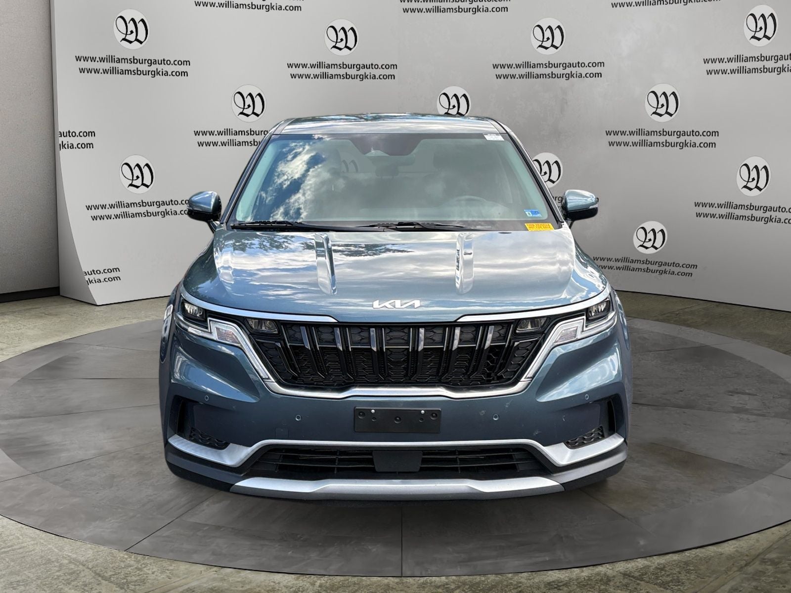 Pre-Owned 2024 Kia Carnival EX - photo - 7