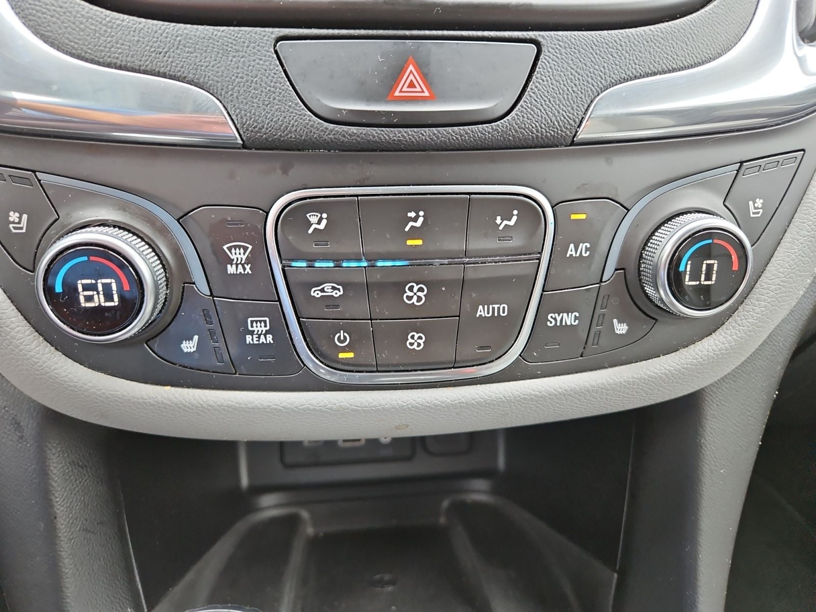 Pre-Owned 2019 Chevrolet Equinox Premier - photo - 27