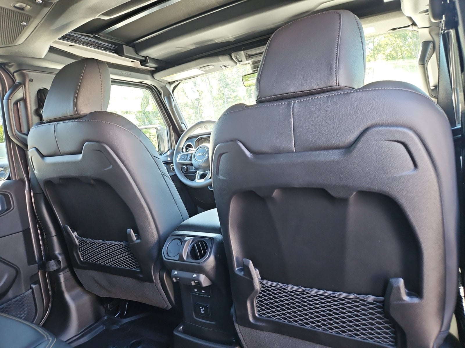 New 2027 Jeep Wrangler Sahara - photo - 17