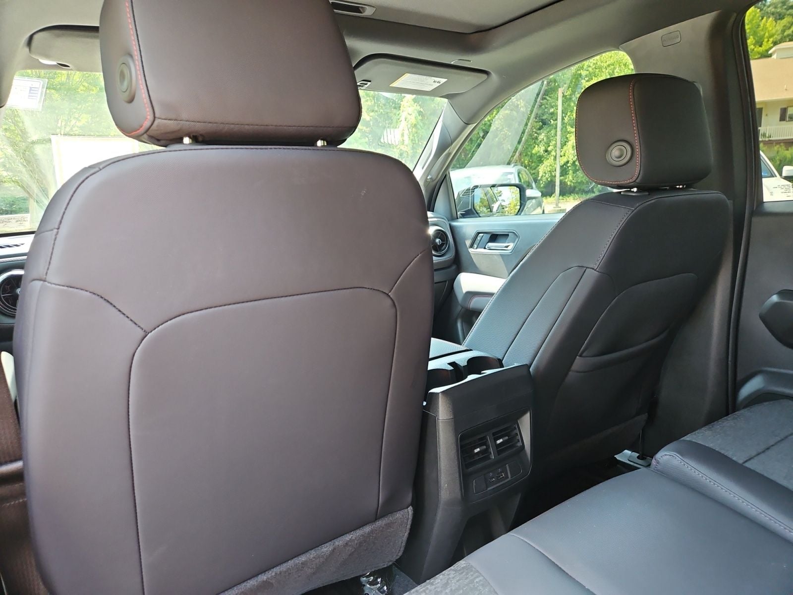 Pre-Owned 2025 Chevrolet Colorado Z71 - photo - 19