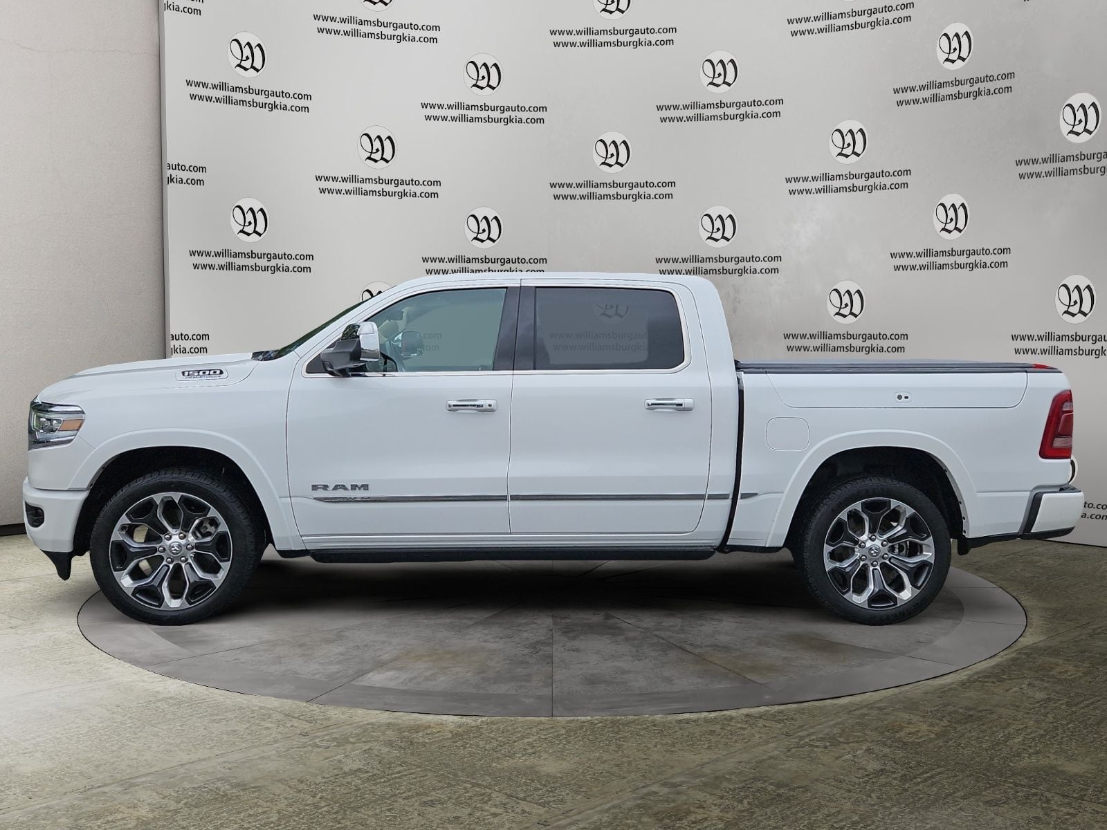 Pre-Owned 2021 Ram 1500 Limited - photo - 1