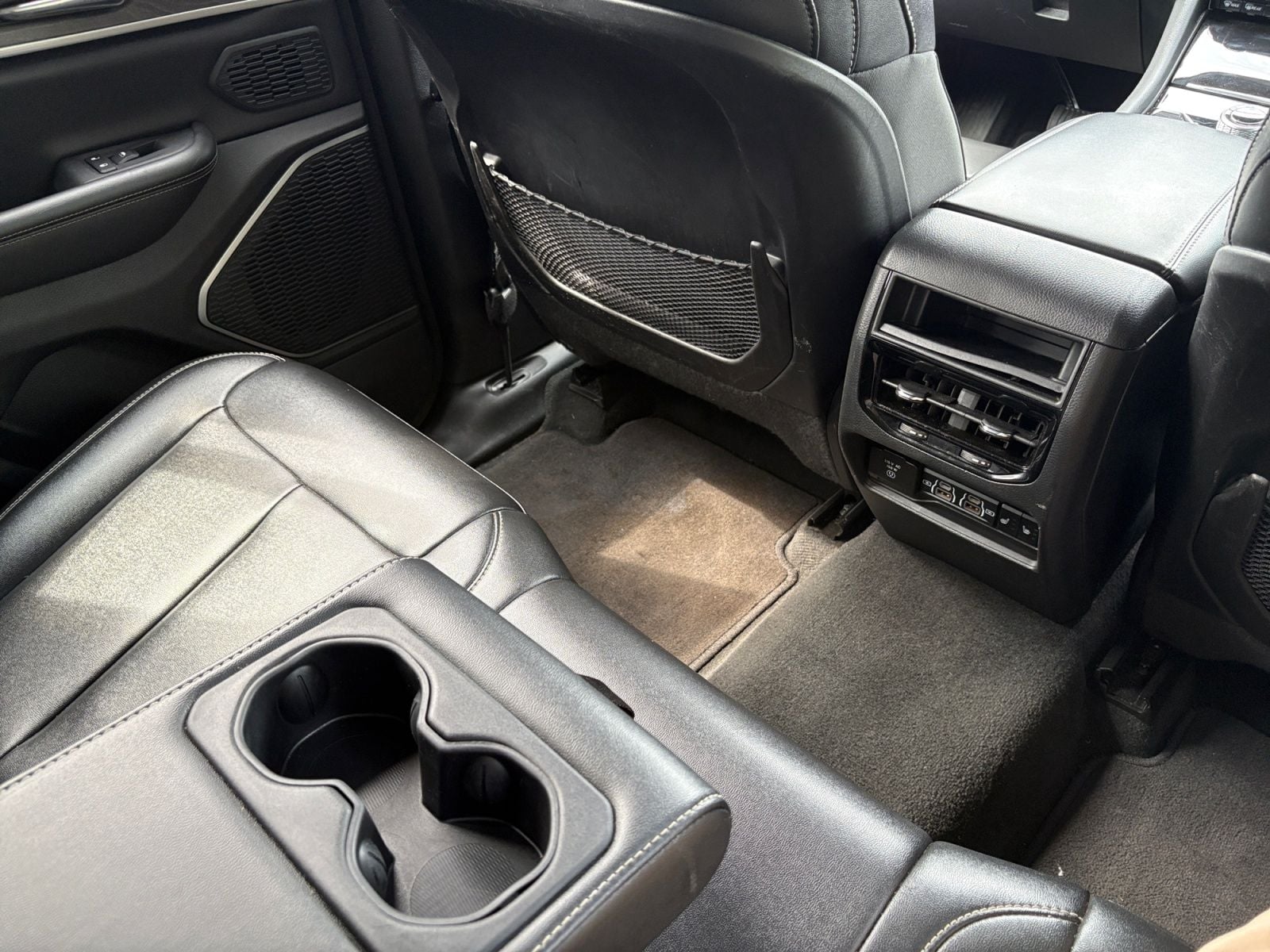 Pre-Owned 2024 Jeep Grand Cherokee 4xe - photo - 17