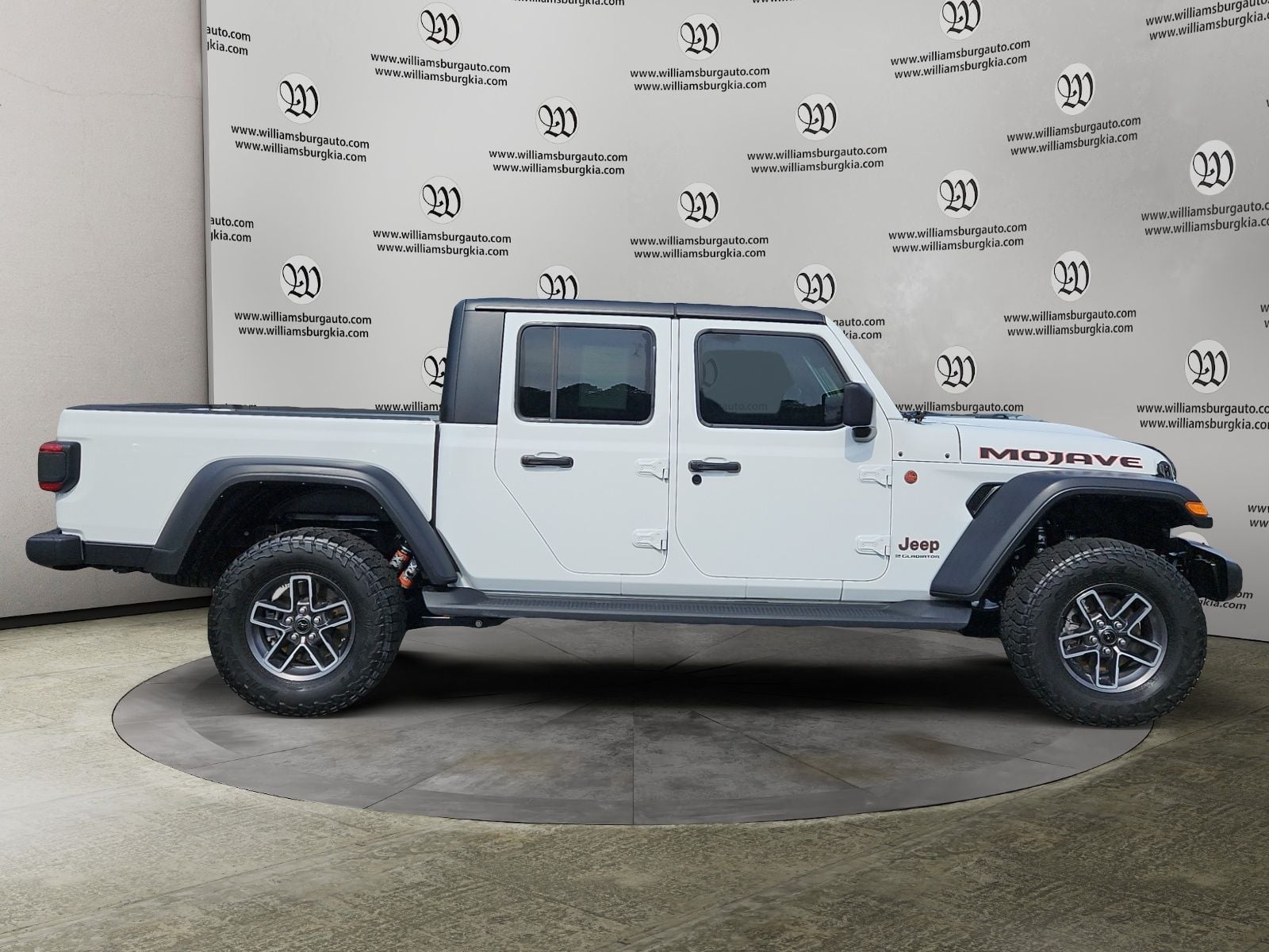 Pre-Owned 2024 Jeep Gladiator Mojave - photo - 5