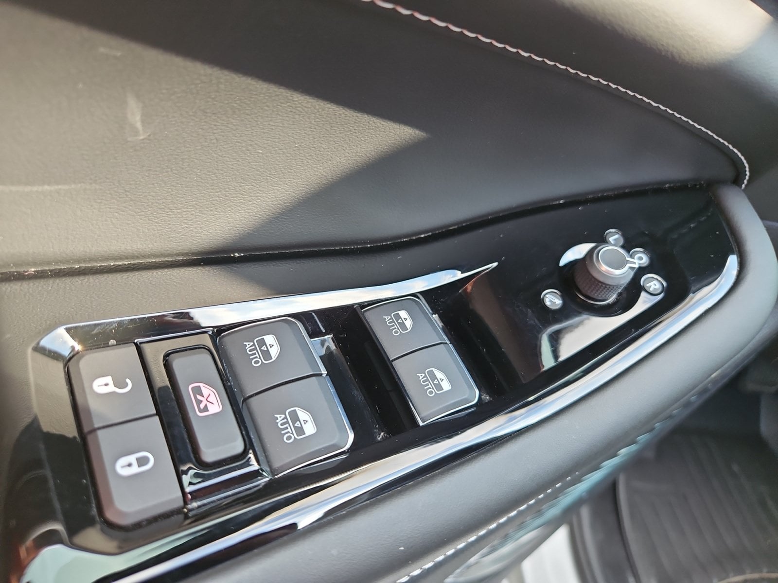 Pre-Owned 2021 Jeep Grand Cherokee L Overland - photo - 21