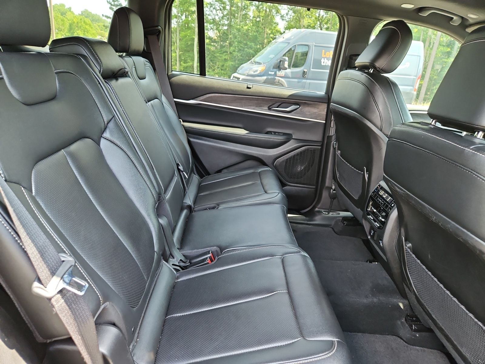 Pre-Owned 2024 Jeep Grand Cherokee L Limited - photo - 16