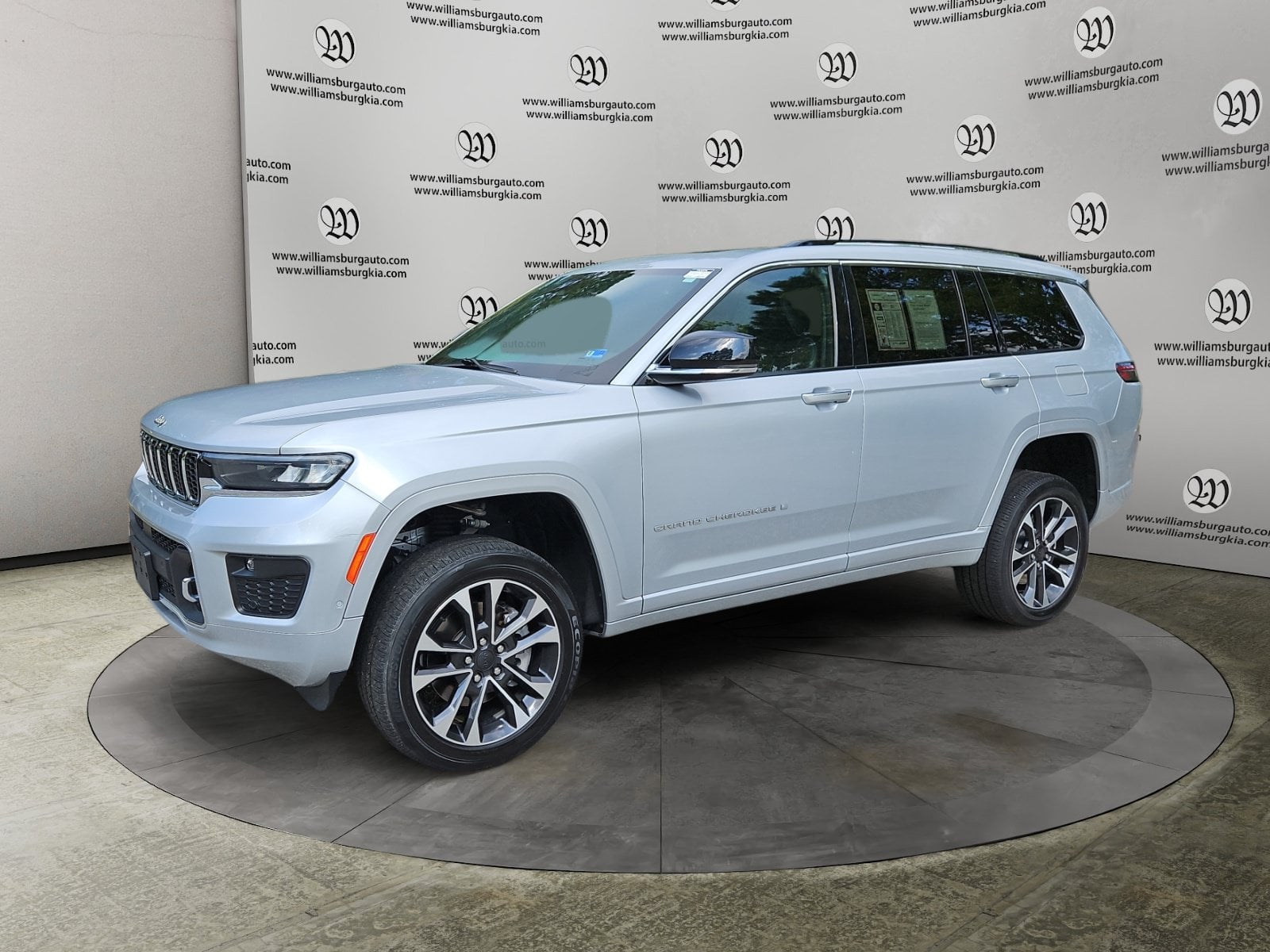Pre-Owned 2021 Jeep Grand Cherokee L Overland - photo - 0
