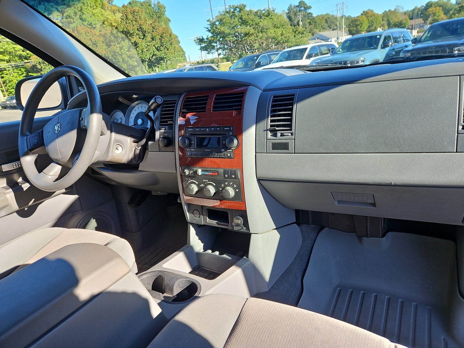 Pre-Owned 2004 Dodge Durango SLT - photo - 15