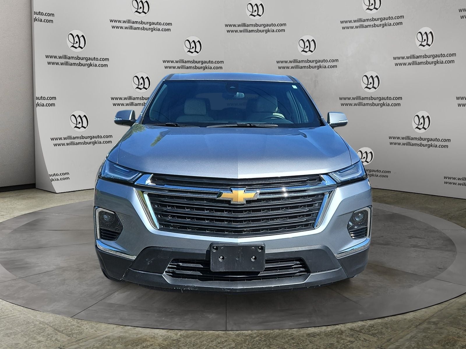 Pre-Owned 2023 Chevrolet Traverse LS - photo - 7