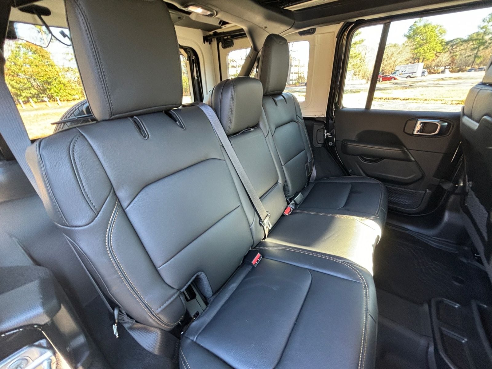 New 2026 Jeep Wrangler Sahara - photo - 17