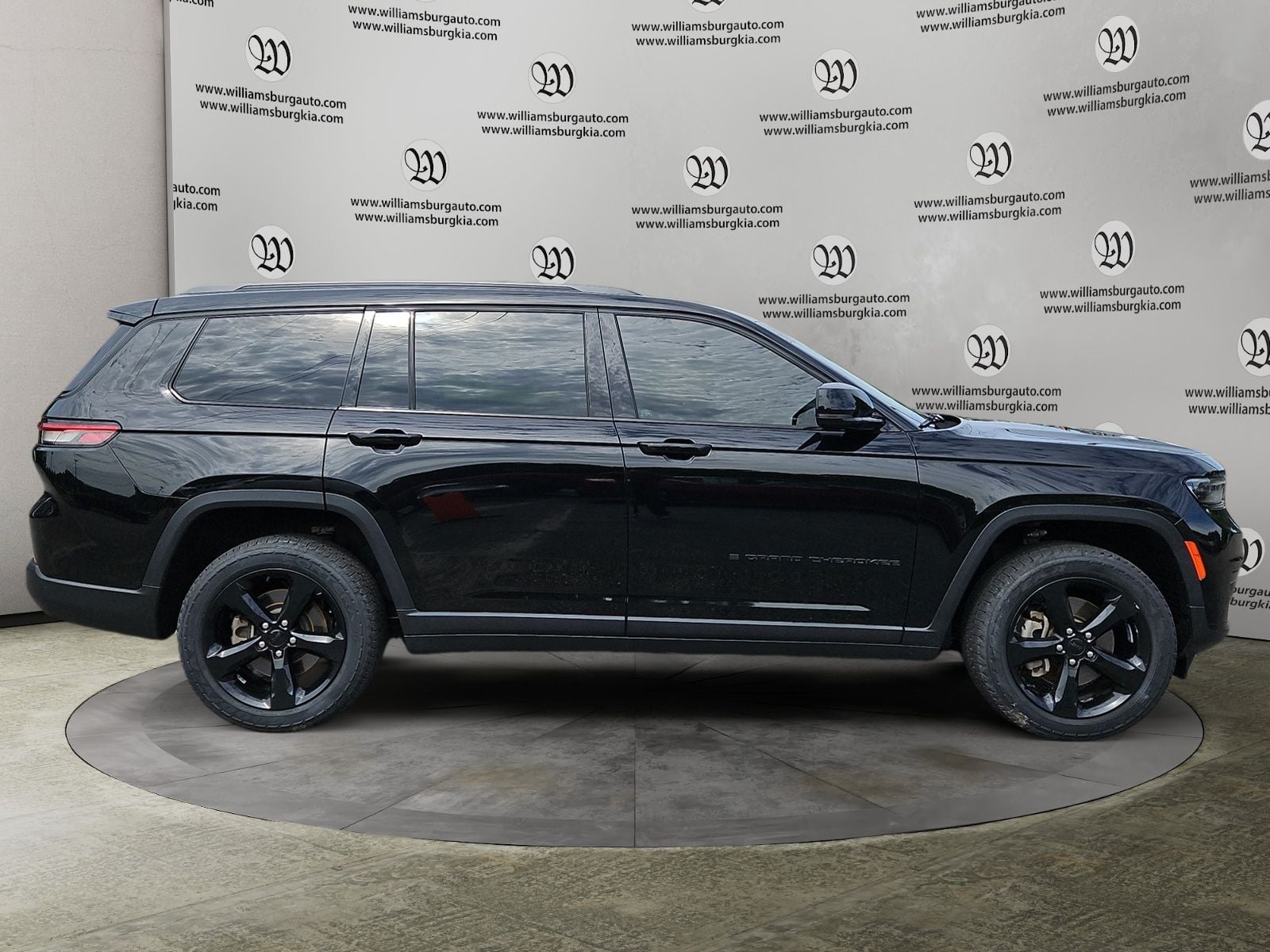 Pre-Owned 2023 Jeep Grand Cherokee L Altitude - photo - 5