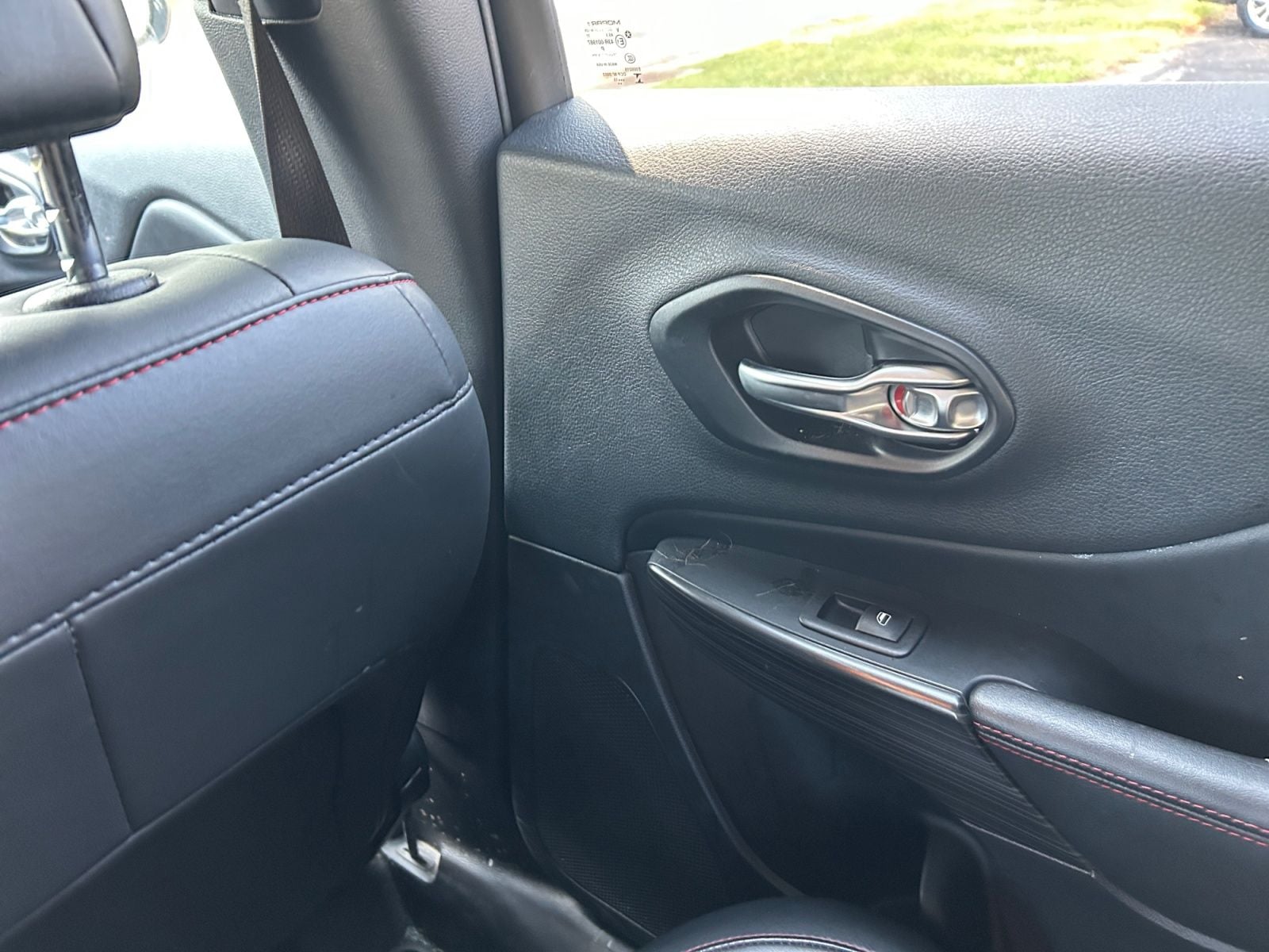 Pre-Owned 2015 Jeep Cherokee Trailhawk - photo - 2
