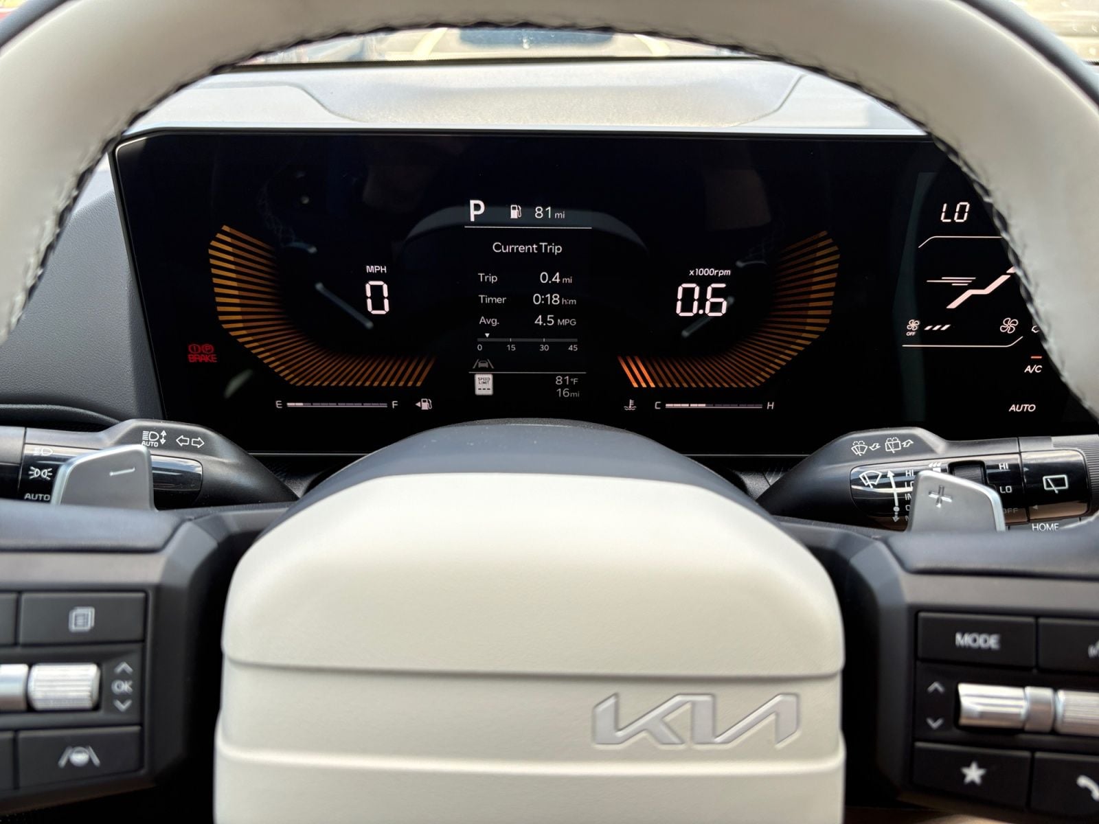 New 2026 Kia K4 GT-Line - photo - 25