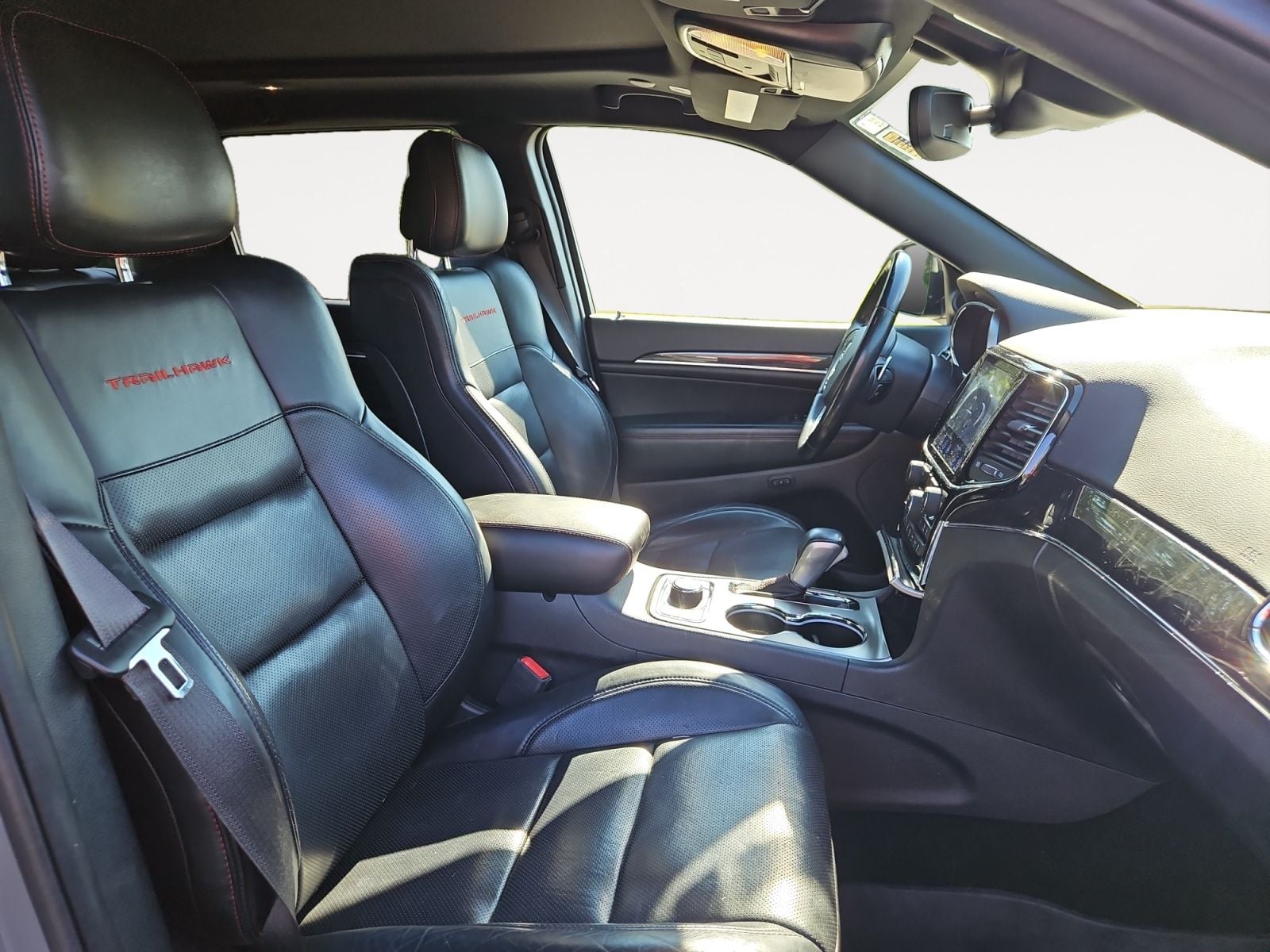 Pre-Owned 2020 Jeep Grand Cherokee Trailhawk - photo - 14