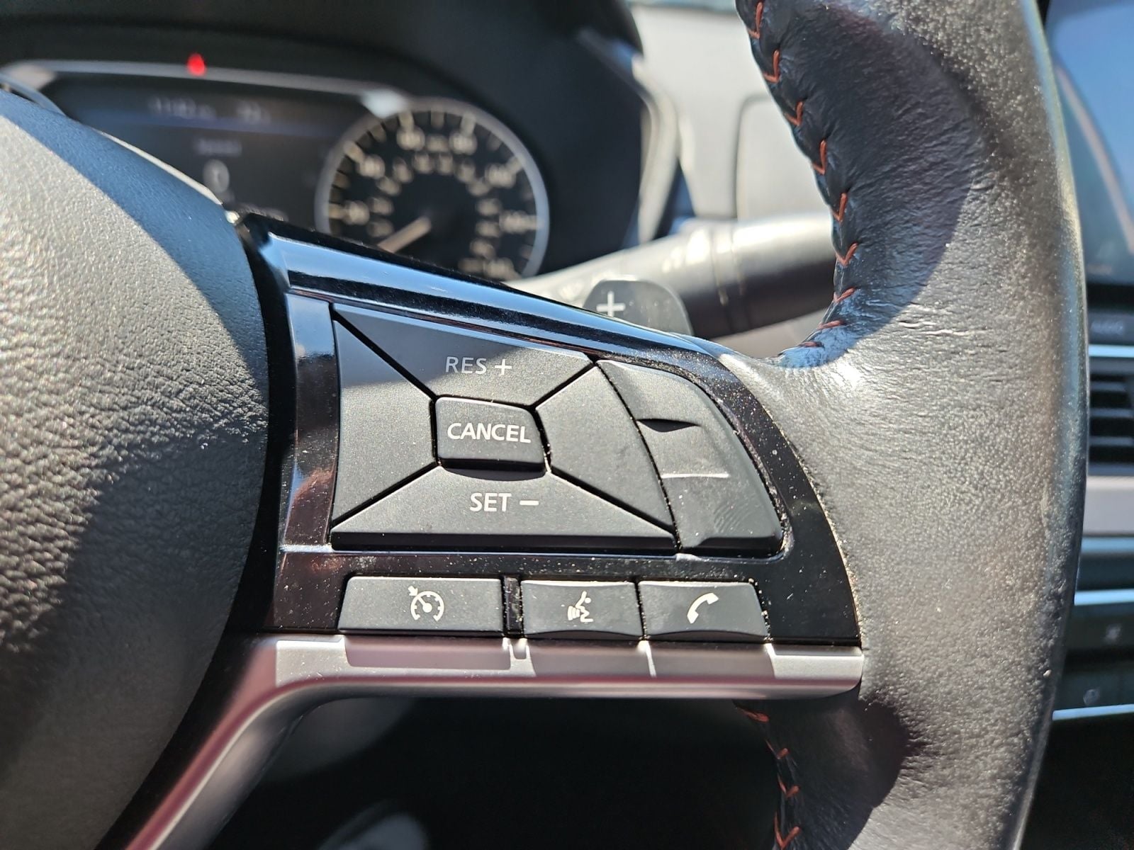 Pre-Owned 2024 Nissan Altima 2.5 SR - photo - 25