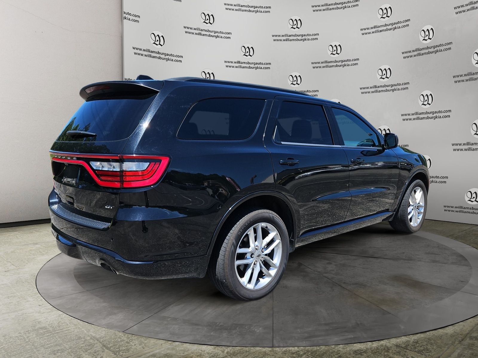 Pre-Owned 2024 Dodge Durango GT Plus - photo - 4