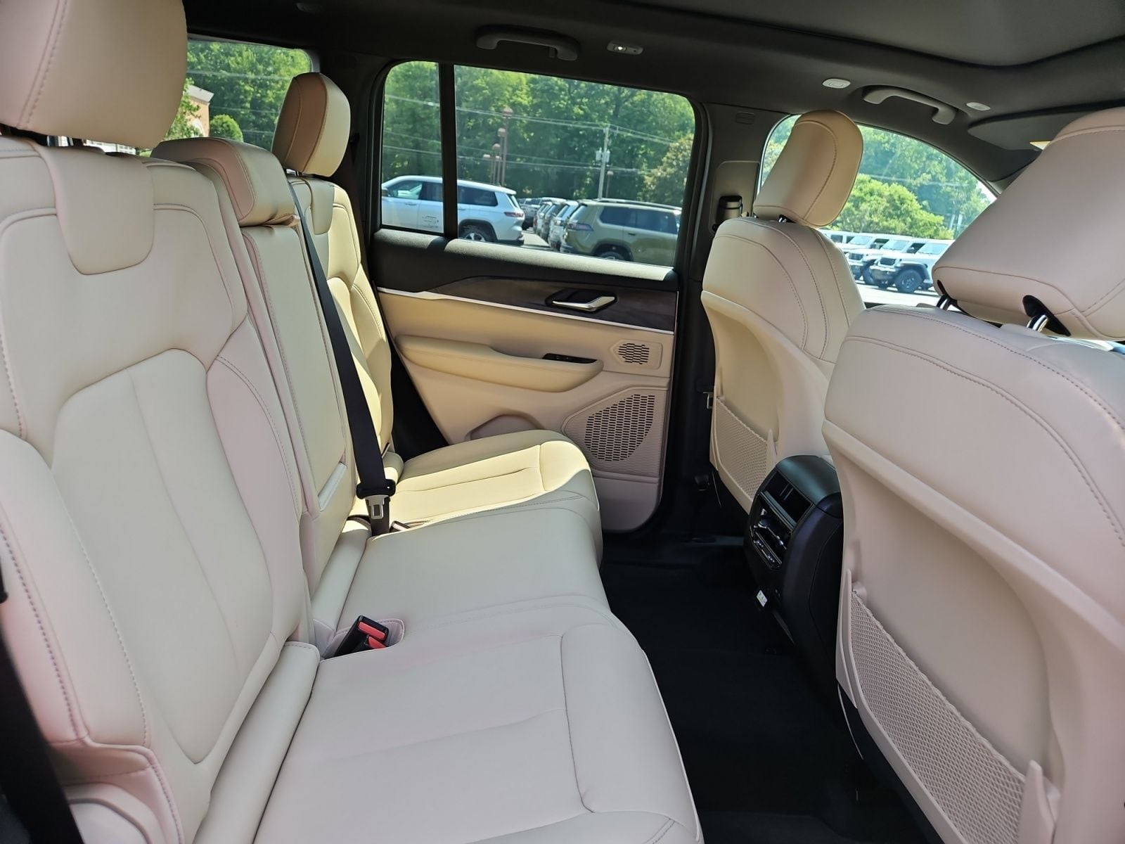 New 2026 Jeep Grand Cherokee Limited - photo - 16
