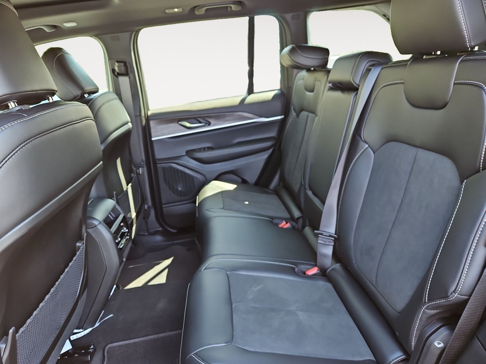 New 2027 Jeep Grand Cherokee Laredo Altitude - photo - 12