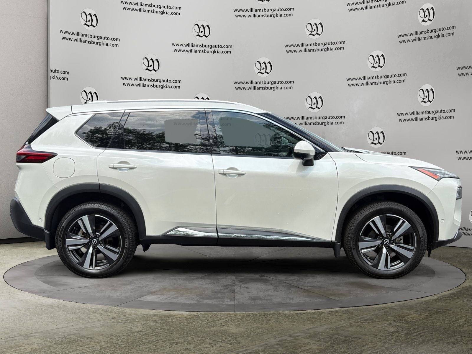 Pre-Owned 2023 Nissan Rogue SL - photo - 5