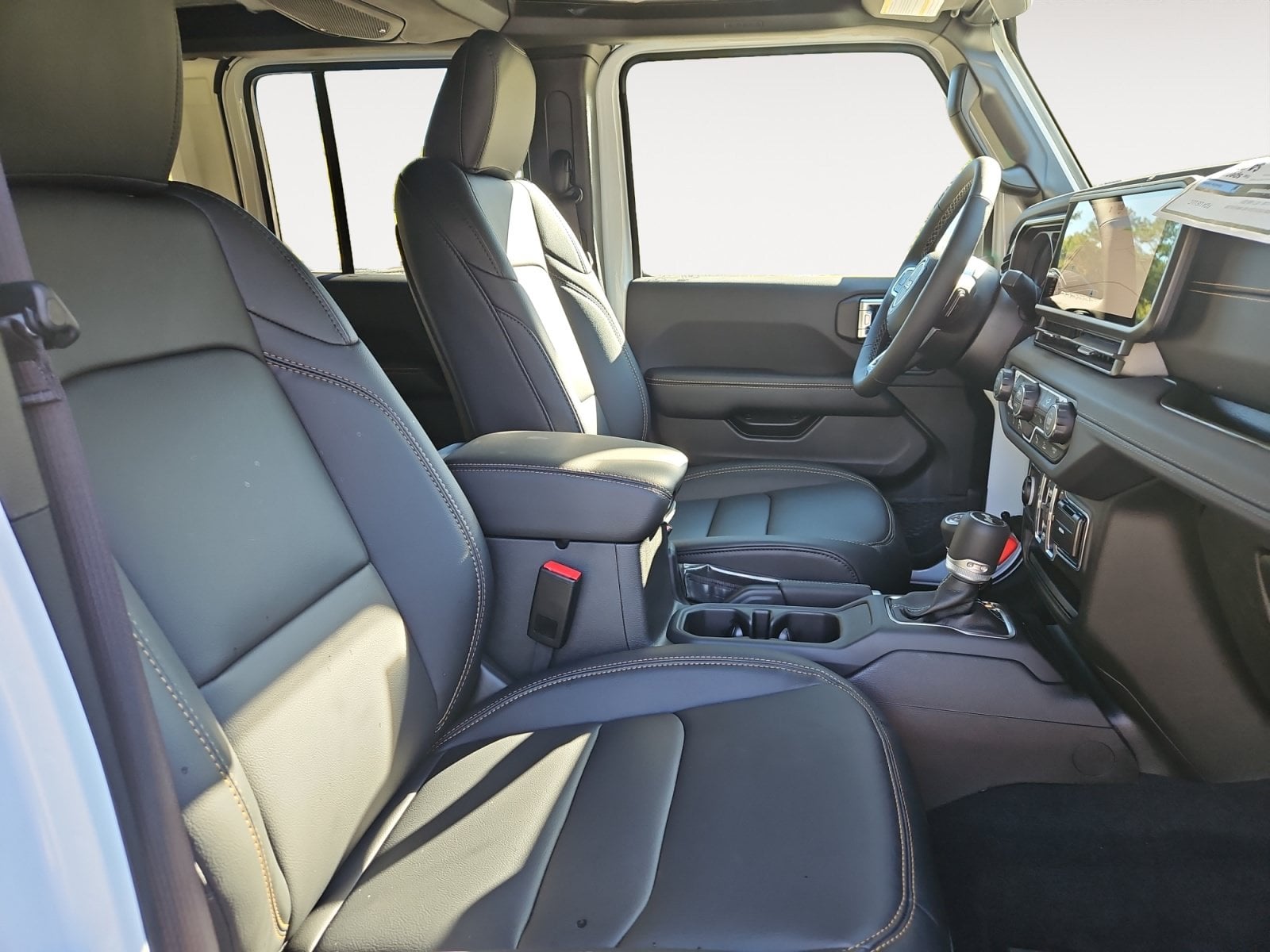 New 2027 Jeep Wrangler Sahara - photo - 14