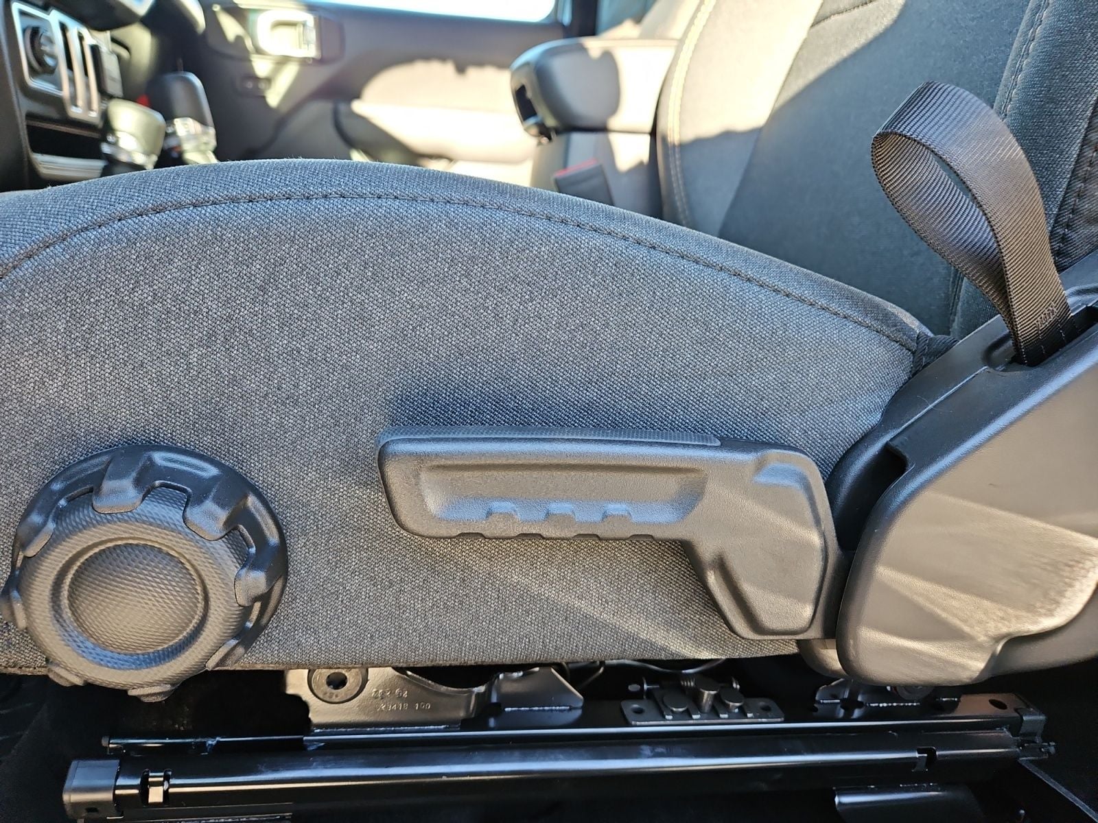 New 2026 Jeep Wrangler Sport S - photo - 18