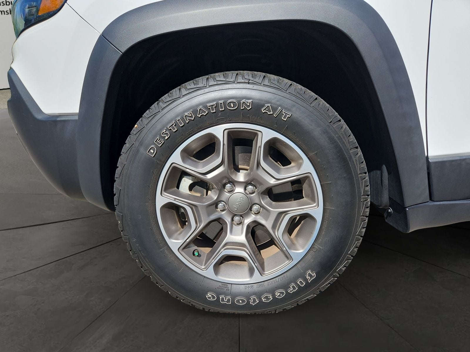 Pre-Owned 2022 Jeep Cherokee Trailhawk - photo - 13