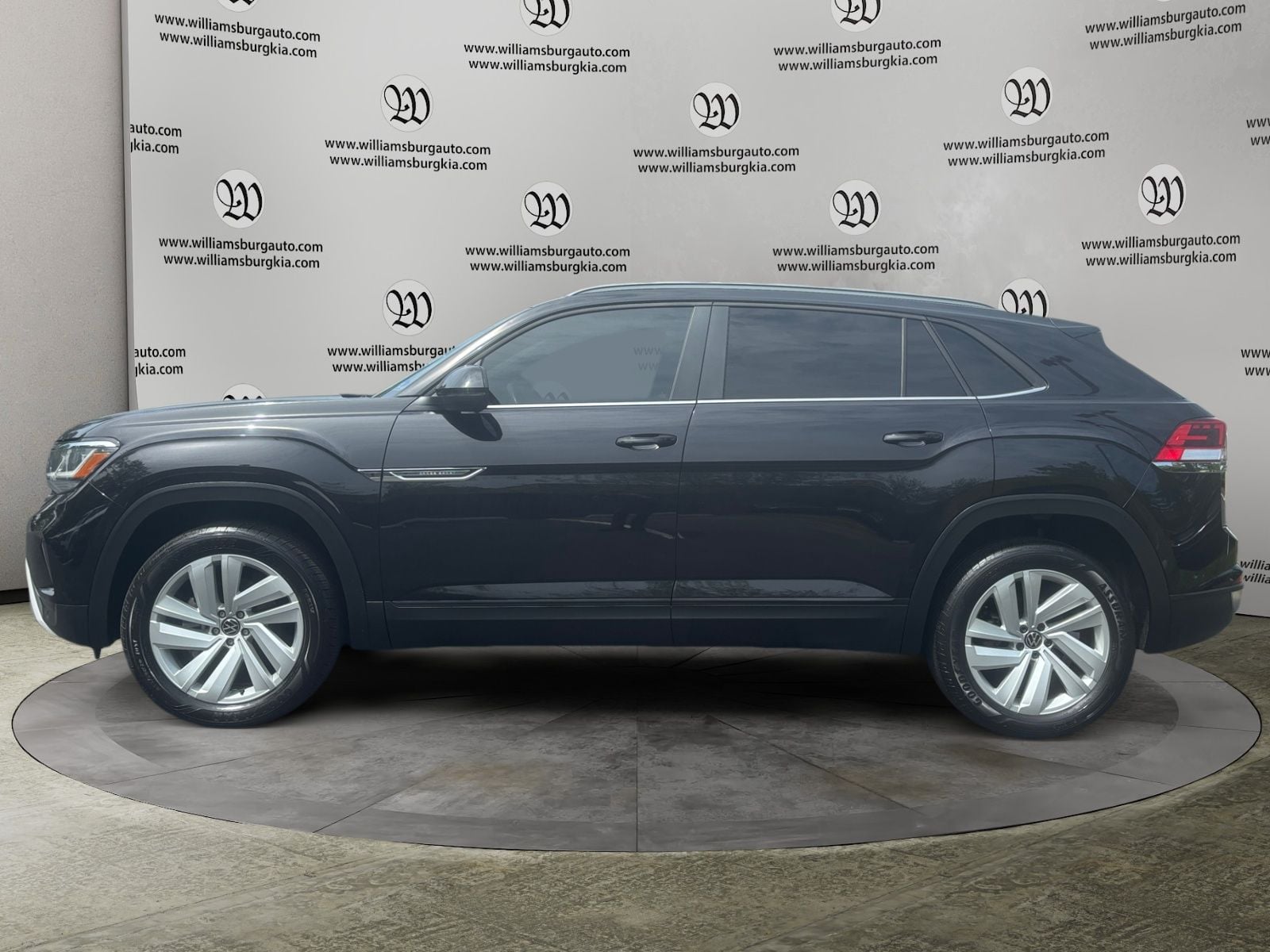 2022 Volkswagen Atlas Cross Sport 2.0T SE w/Technology Photo in Williamsburg VA 23185