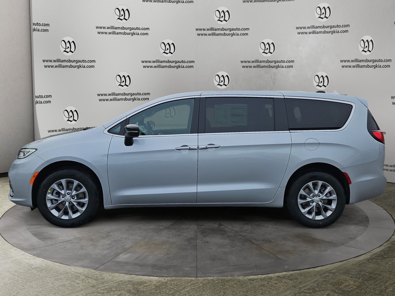 2026 Chrysler Pacifica Limited Photo in Williamsburg VA 23185