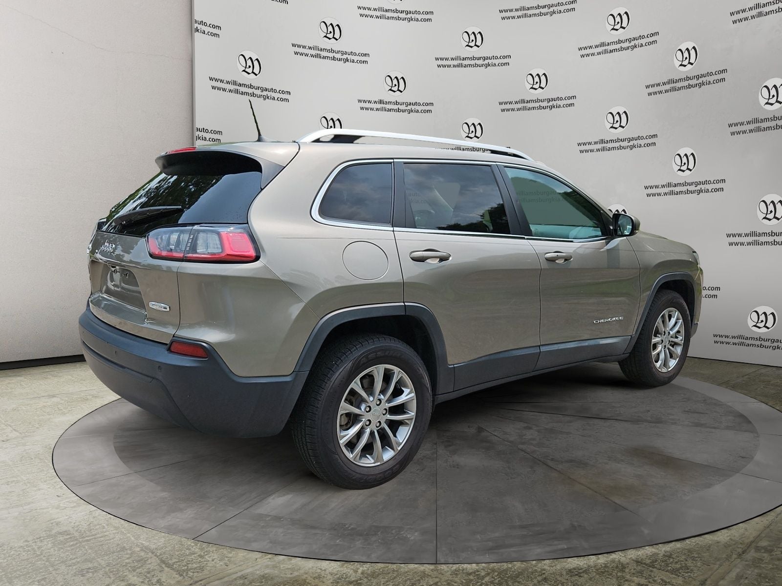 2021 Jeep Cherokee Latitude Plus Photo in Williamsburg VA 23185